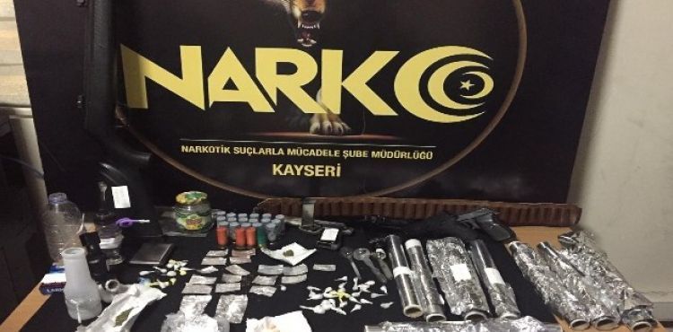 Kayseri'de uyuşturucu tacirlerine 'Koçbaşılı' şafak operasyonu: 19 gözaltı