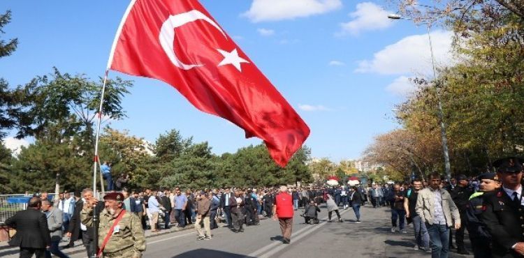 Ağrı şehidine gözü yaşlı veda