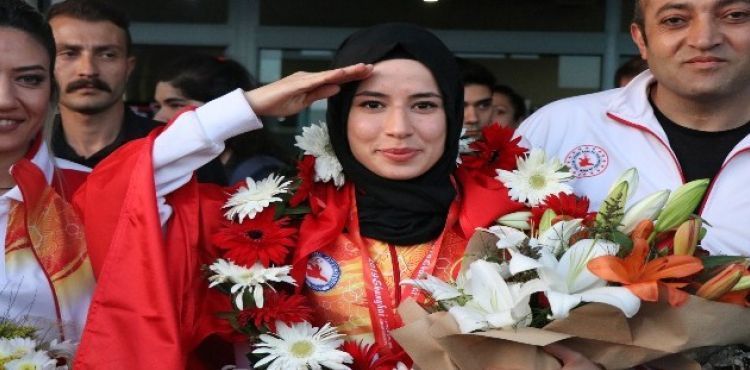 Milli Sporcu Hayriye Türksoy: “Türk sporcuları herkes asker selamı ile tanıyor”