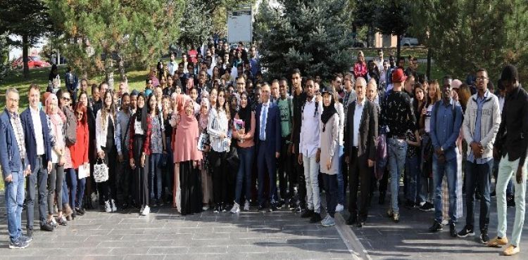 ERÜ'de Uluslararası Öğrenciler Tanışma ve Bilgilendirme Toplantısı Düzenlendi