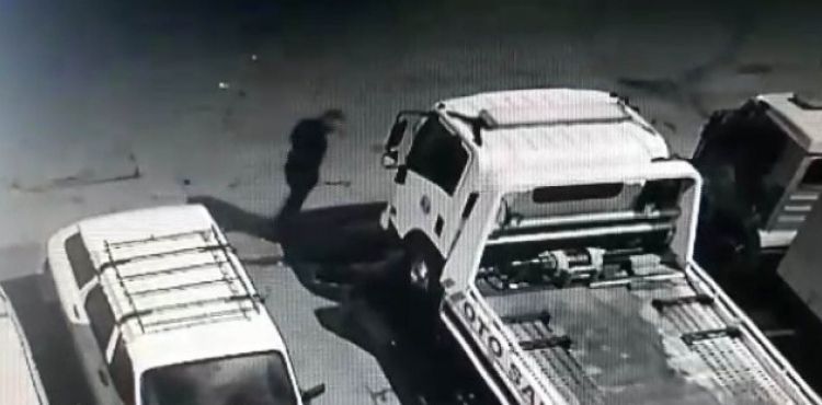9 araçtan akü çalan hırsızlar yakalandı