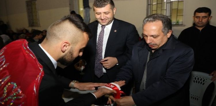 Başkan Yalçın asker uğurladı.