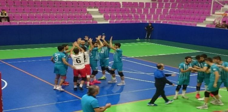 Melikgazi Belediyespor galibiyetle döndü.