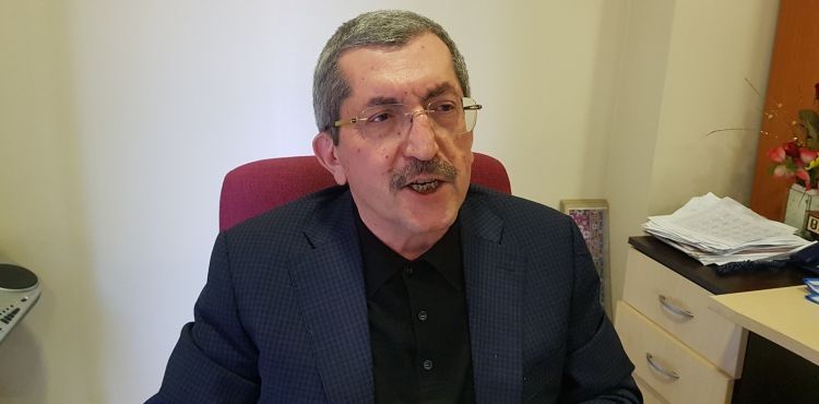 MHP'li Başkan, işe geç gelen işçi ve memurları belediye almayarak kapıları kapattı