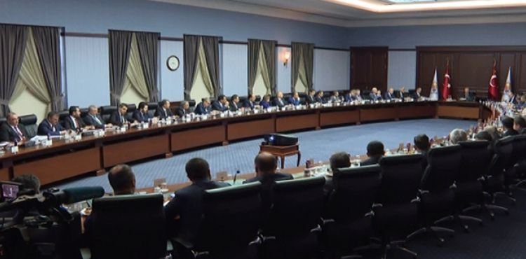 Cumhurbaşkanı Erdoğan büyükşehir ve il belediye başkanları ile bir araya geldi