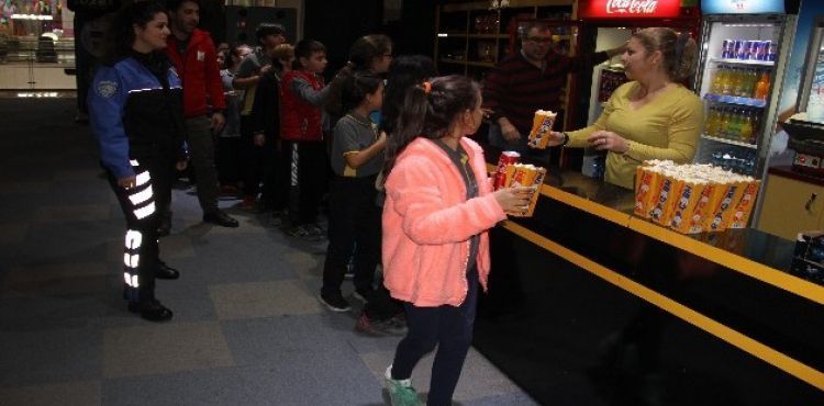 Çocukların 'Sinema' mutluluğu