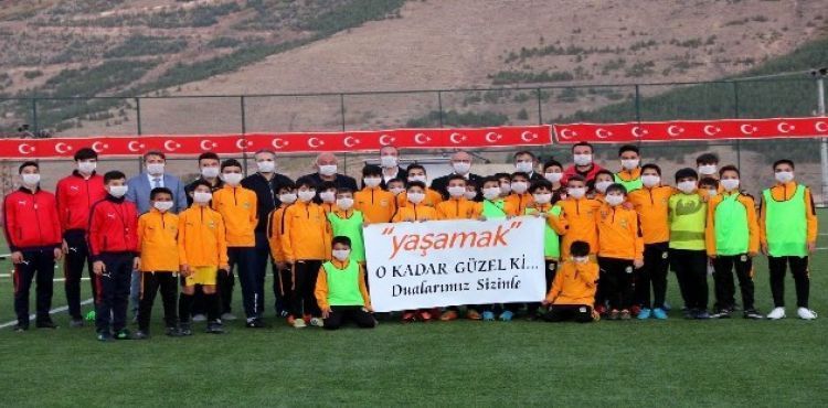 Lösemili çocuklara harçlıklarını bağışladılar