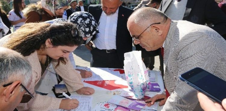 Bakan ztrk'ten organ bana destek