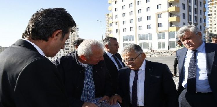 Başkan Büyükkılıç, yol ve kavşak yapım çalışmalarıyla ilgili incelemelerde bulundu.