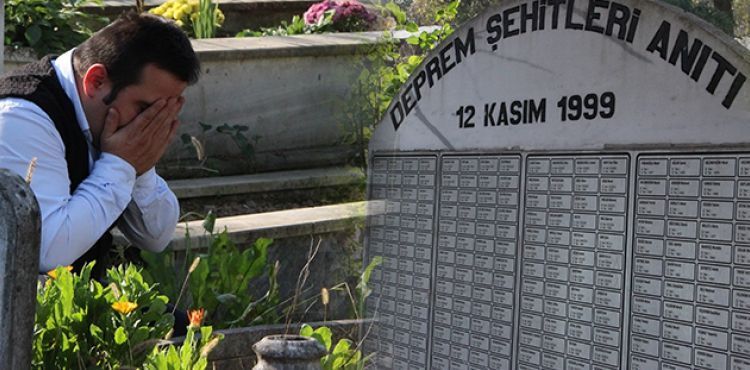 Düzce depreminin 20. yıldönümünde deprem şehitliği doldu taştı