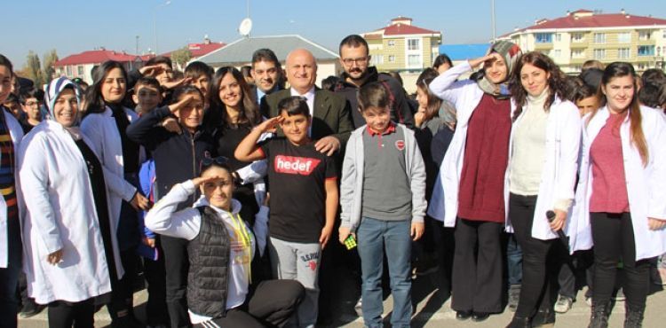 Öğrencilerin Asker sevgisine Mehmetçik Vakfı duyarsız kalmadı