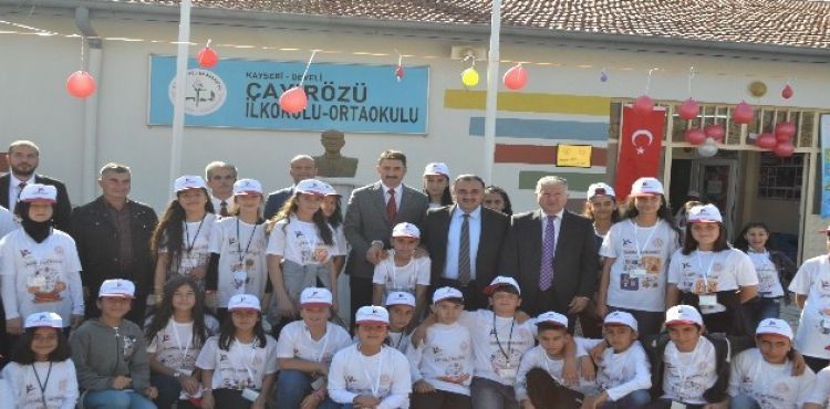 Çayırözü Ortaokulunda TÜBİTAK Bilim Fuarı etkinliği