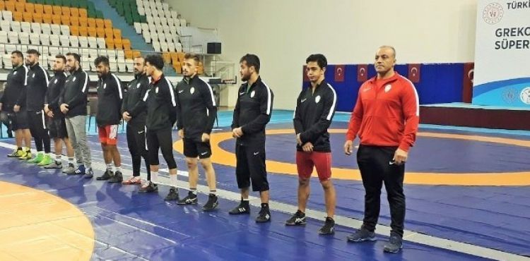 Kayseri Şekerspor Güreş Takımı Süper Lig'de Türkiye üçüncüsü oldu.