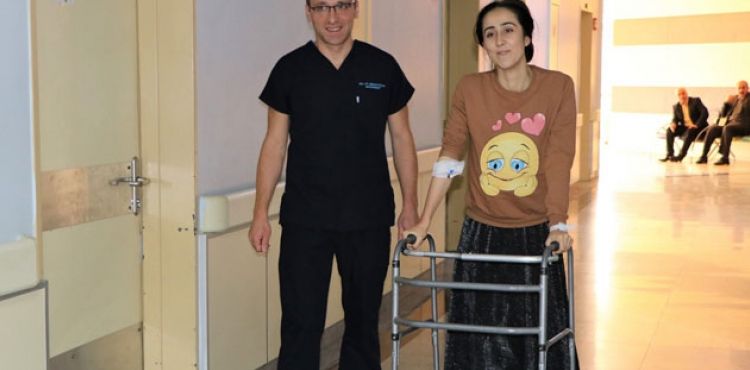 Genç kızın bacağı 7 santimetre uzatıldı