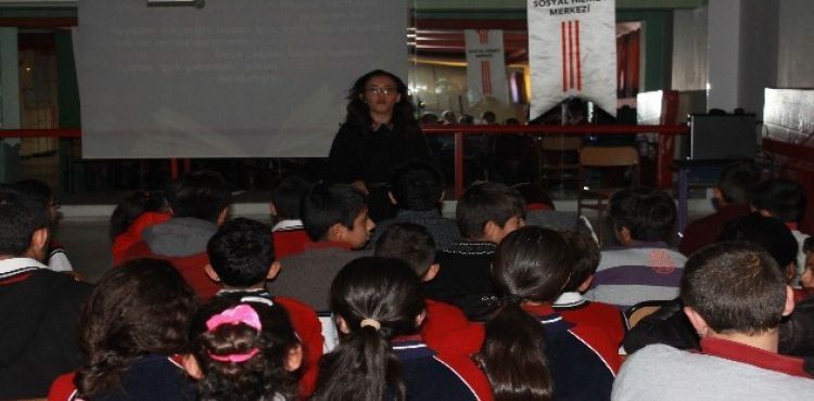 Aile, Çalışma ve Sosyal Hizmetler Bakanlığından çocuklara uzanan el