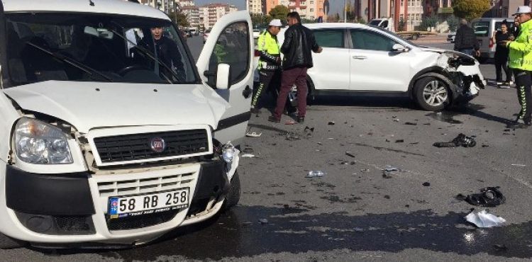Kayseri'de trafik kazası: 4 yaralı