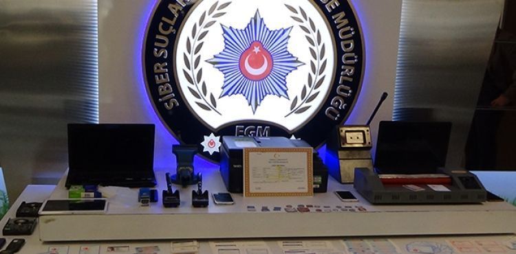 Sahte kimlik belgeleriyle bankaları dolandıran şebeke çökertildi: 21 gözaltı