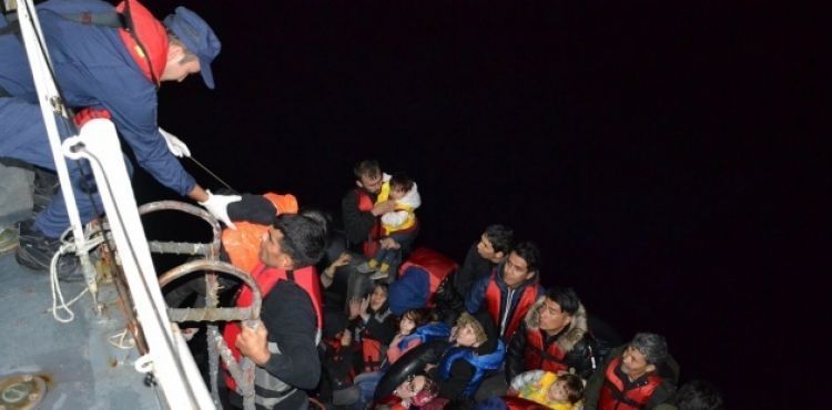 Çanakkale açıklarında 51 düzensiz göçmen yakalandı