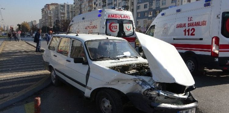 Kayseri'de trafik kazası: 2 yaralı
