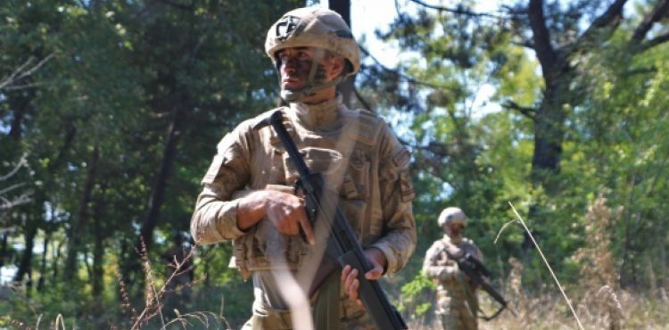 Jandarma komandolarından nefes kesen tatbikat