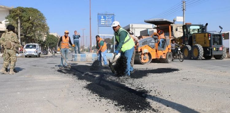 Tel Abyad'da yol çalışmaları devam ediyor