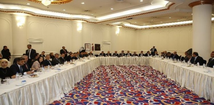 Başkan Büyükkılıç, özel çocuklarla ilgili düzenlenen toplantıda aile hekimliği müessesesinin önemine vurgu yaptı