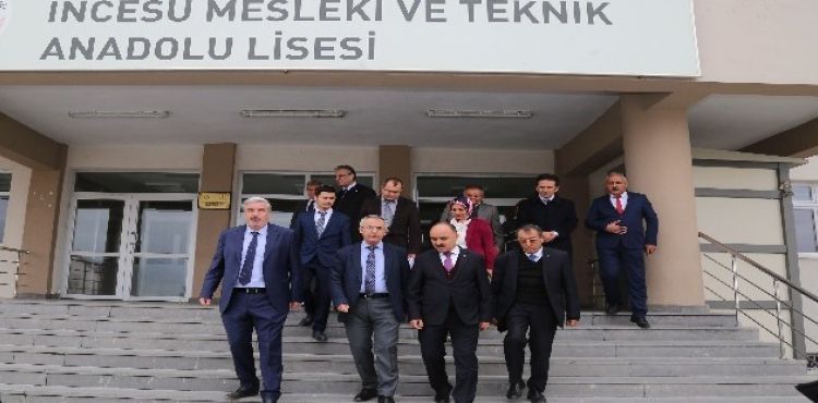 Vali Günaydın'dan Öğrencilere Kayserispor Maçına Götürme Sözü