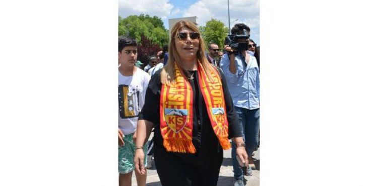 Kayserispor Başkanı Berna Gözbaşı Yönetime Kimleri Alacak?