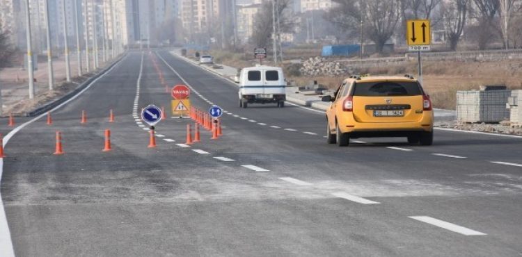 Kocasinan'dan şehrin doğusu ile batısını birleştiren ulaşım hattı