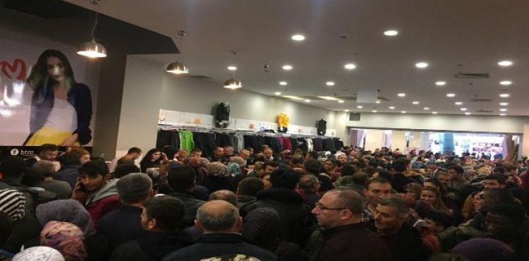 Kayseri'de 'Muhteem Cuma' izdihama sebep oldu