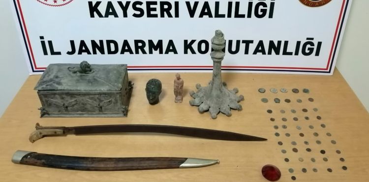 İşyerinde tarihi eser bulunan 3 kişi gözaltında
