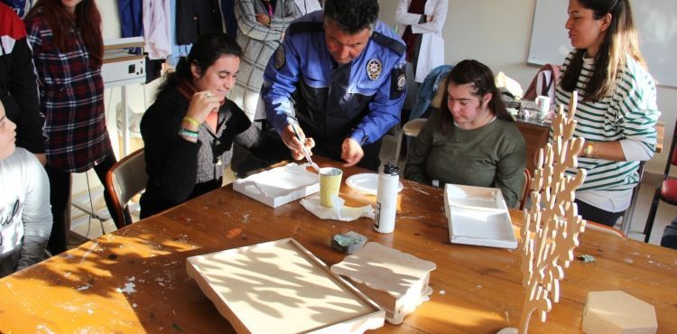 Kayseri polisi gönülleri fethetti