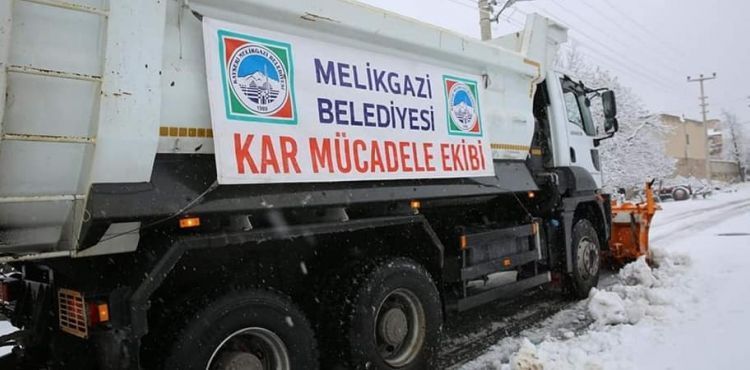 MELİKGAZİ'DE KAPALI YOL KALMADI