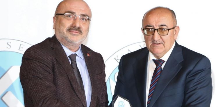 KAYÜ Rektörü Karamustafa, gazetecilerle buluştu