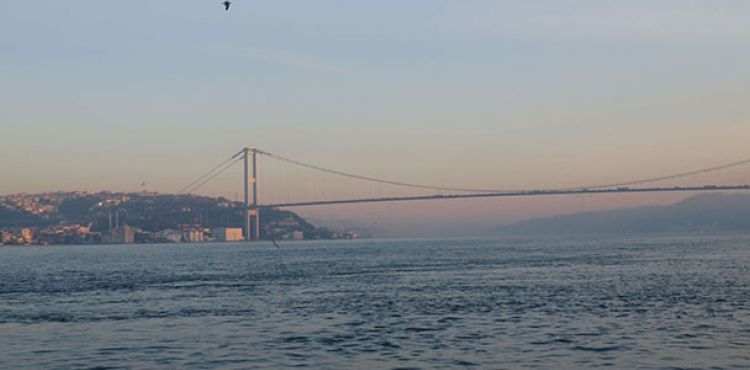 İstanbul Boğazı çift yönlü deniz trafiğine kapatıldı