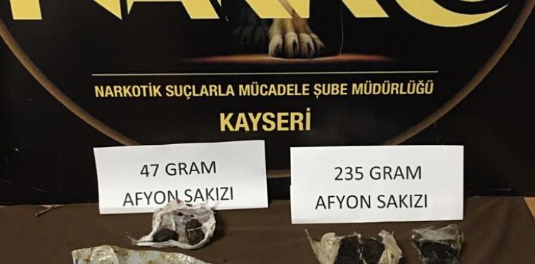 Kayseri'de uyuşturucu tacirlerine operasyon: 2 gözaltı