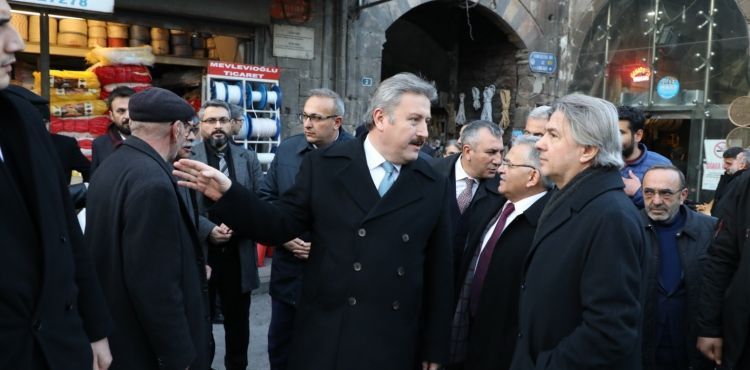 BAKAN YARDIMCISINA TARİHİ ÇALIŞMALAR ANLATILDI