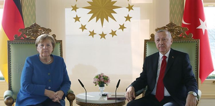 Erdoğan ile Merkel görüşüyor