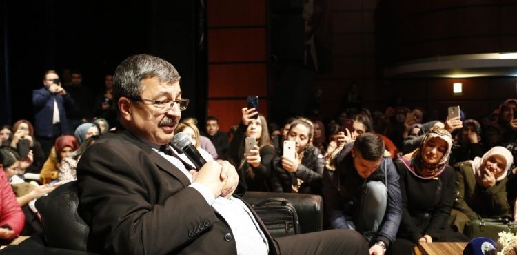 Yazar Hayati İnanç Kayseri'de söyleşiye katıldı