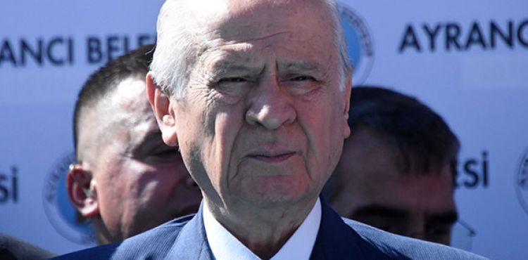 Bahçeli'den çok sert bayrak tepkisi