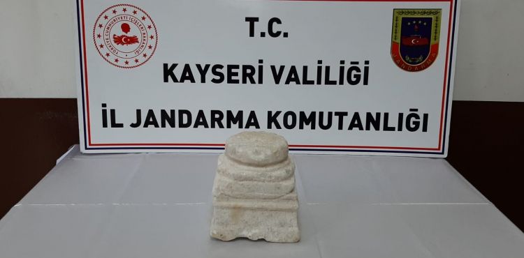 Kayseri'de 1800 yıllık tarihi sütun ele geçirildi
