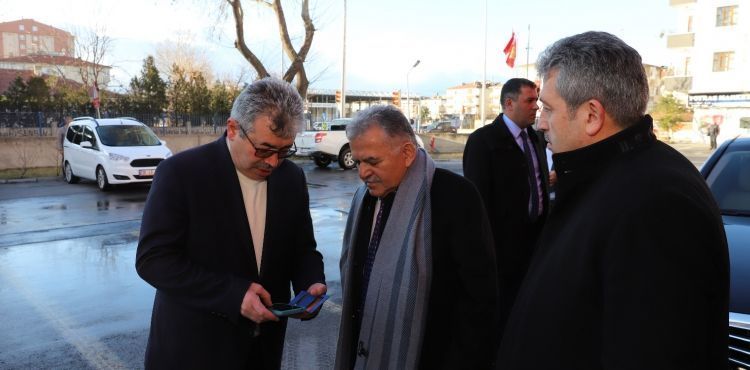 Başkan Büyükkılıç, fırtına nedeniyle meydana gelen olaylara müdahale eden Kayseri İtfaiyesini ziyaret etti BÜYÜKŞEHİR 145 OLAYA MÜDAHALE ETTİ