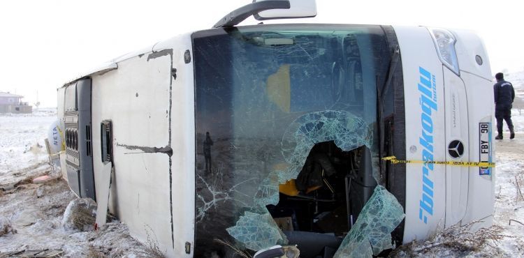 Kayseri'de otobüs devrildi: 43 yaralı