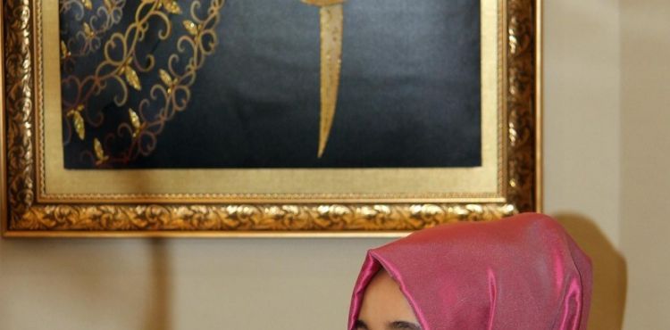 Türk gence aşık olan Aıska Cook, Müslüman oldu ve Ayşe ismini aldı