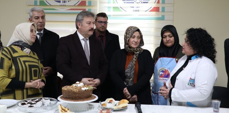 MELMEK'TE ÇÖLYAK HASTALARINA GLUTENSİZ MUTFAK EĞİTİMİ