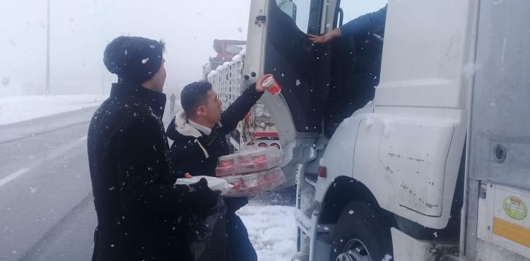 BÜYÜKŞEHİR, YOLDA KALANIN YANINDA