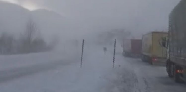 Kayseri- Kahramanmaraş karayoluna çığ düştü