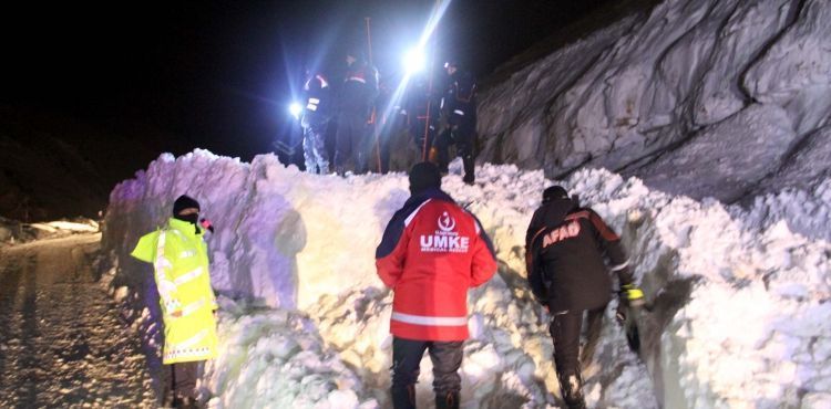 Kayseri Kahramanmaraş yoluna çığ düştü (2)- Yeniden