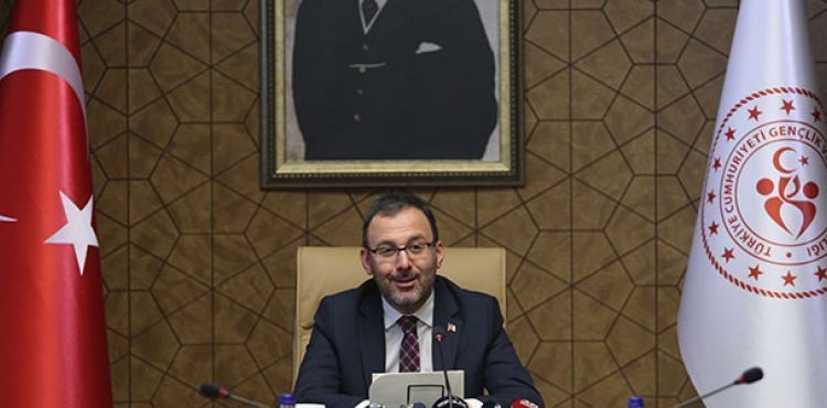 Bakan Kasapoğlu: Son derece çekişmeli bir Süper Lig maratonu yaşıyoruz