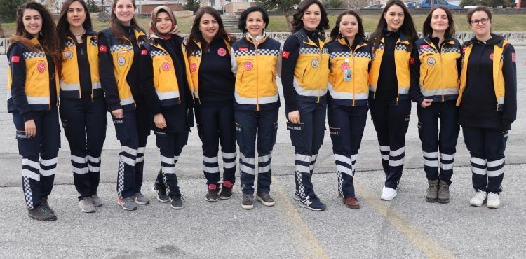 Kayseri'de kadın ATT'lere ileri sürüş tekniği eğitimi